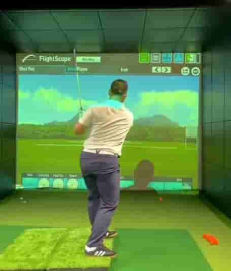 รีวิว :  พรมซ้อมไดรฟ์แบบสโลป ABOUT GRASS | ฝึกตีจากพื้นต่างระดับ ณ Teetime Golf Cente - Image 1